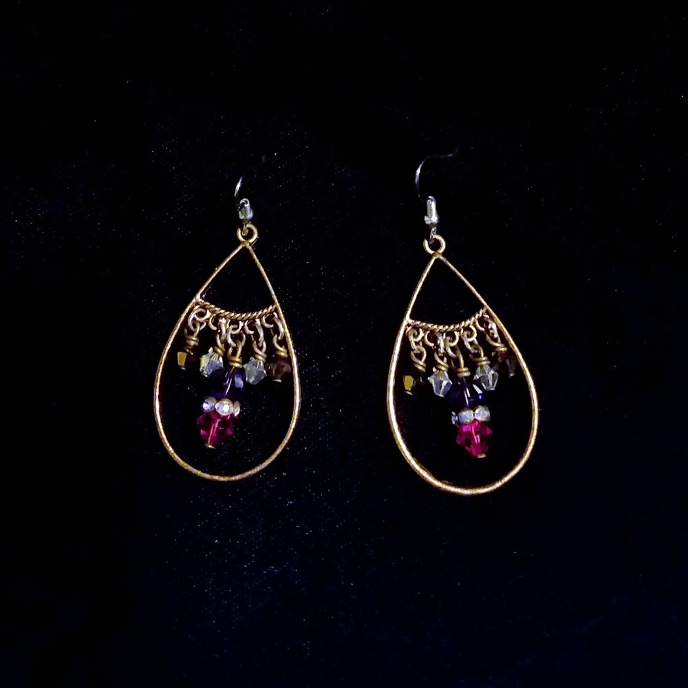 Pink And Purple Crystal Earrings💜 - Picture 3 of 4